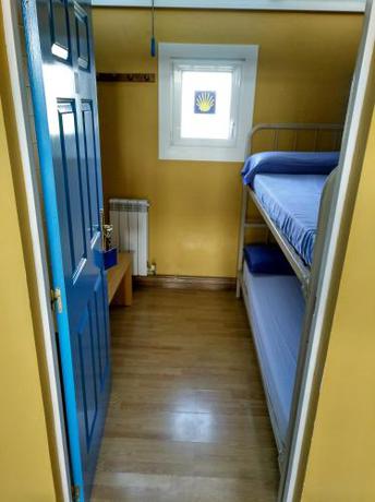 Imagen de la habitación del Albergue De Peregrinos Santiago Apostol. Foto 14