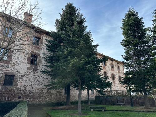 Imagen de la habitación del Albergue Real Fabrica de Ezcaray. Foto 18