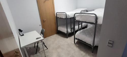 Imagen de la habitación del Albergue Rosa Molas. Foto 20