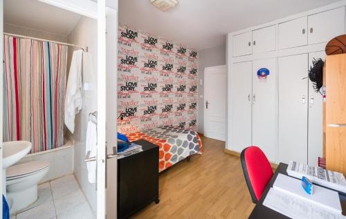 Imagen de la habitación del Albergue-residencia Del Camino De Santiago Unamuno. Foto 9