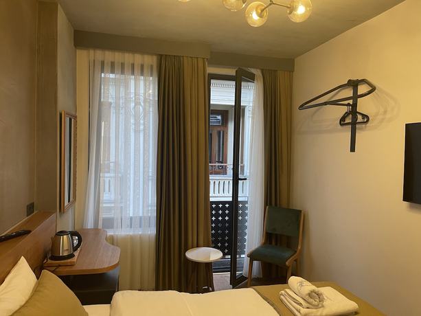 Imagen de la habitación del Aleksandr Pera Hotel. Foto 5