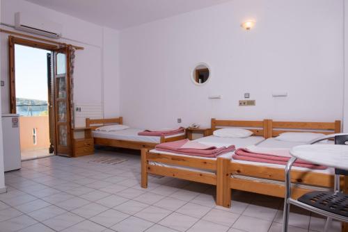 Imagen de la habitación del Alexander Beach Hotel. Foto 8
