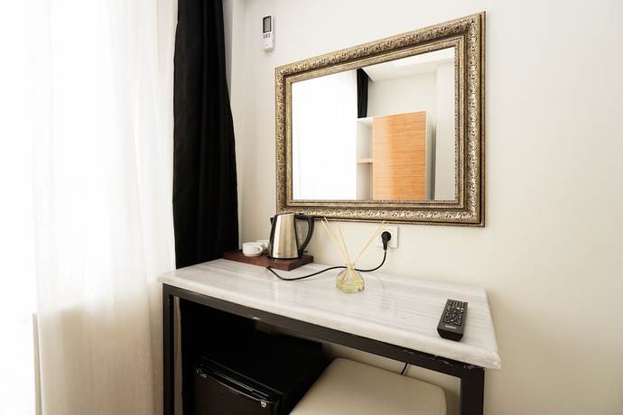 Imagen de la habitación del Alf Hotel. Foto 14