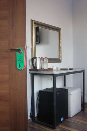 Imagen de la habitación del Alf Hotel. Foto 17