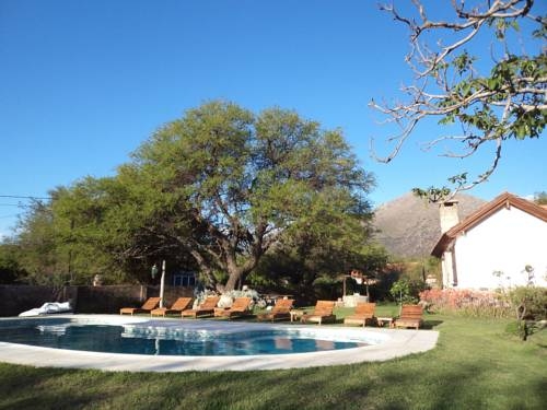 Imagen general del Algarrobo Luz Caba&ntilde;as. Foto 7