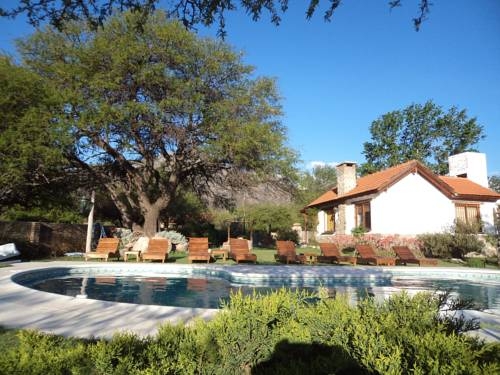 Imagen general del Algarrobo Luz Caba&ntilde;as. Foto 8