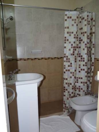 Imagen general del Algarrobo Luz Caba&ntilde;as. Foto 22