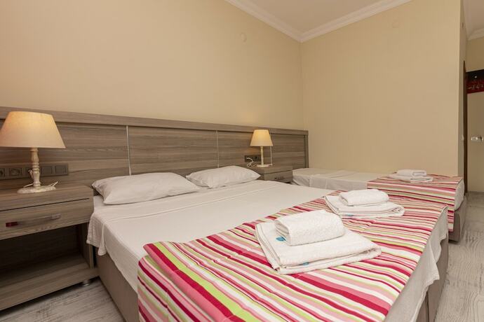 Imagen general del Ali\'s Hotel Beach. Foto 9