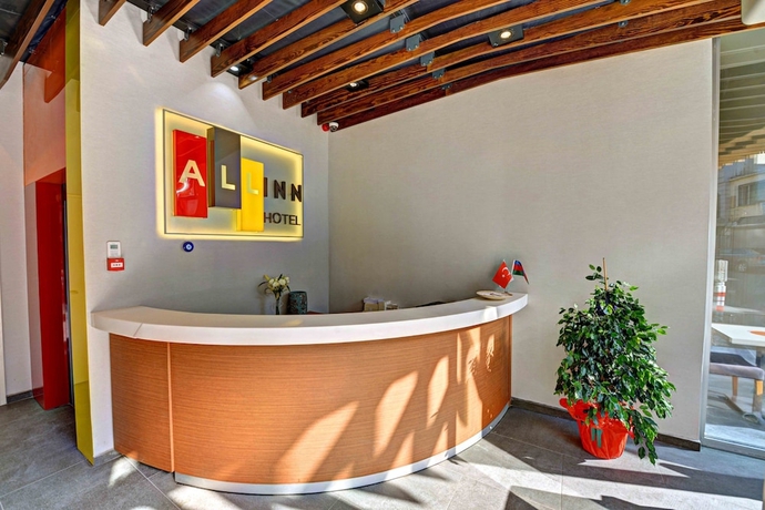Imagen de los interiores del All Inn Hotel. Foto 18