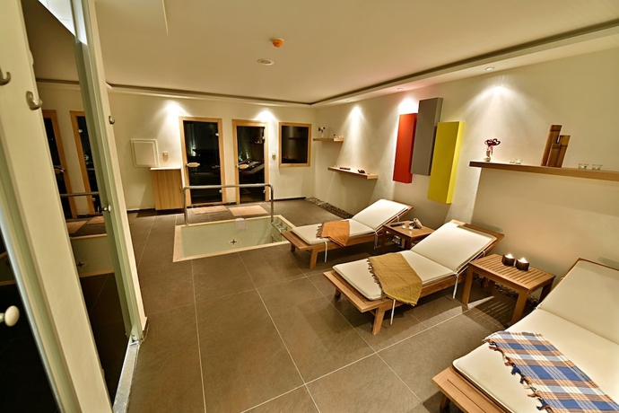 Imagen de los interiores del All Inn Hotel. Foto 19