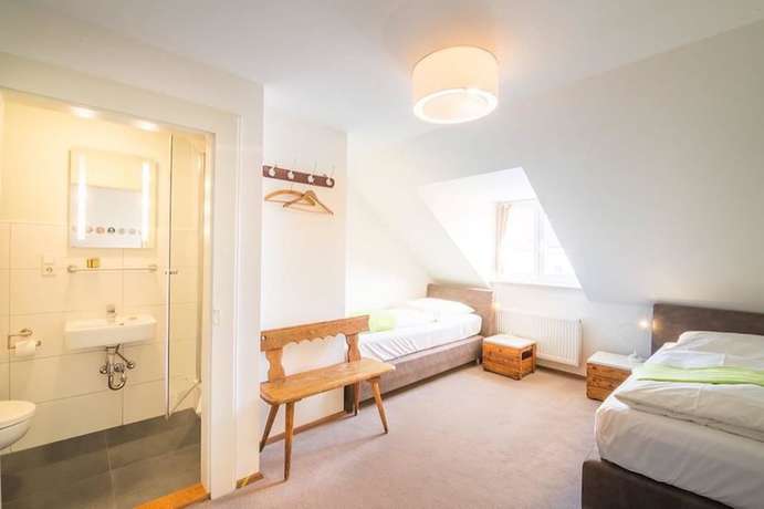 Imagen de la habitación del Allg&auml;uer Genusshotel und historischer Brauereigasthof Hirsch. Foto 8