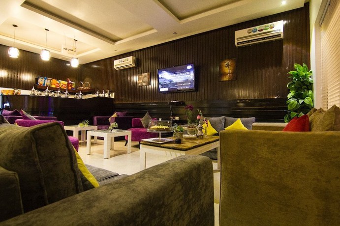 Imagen del bar/restaurante del Almakan Suites 102. Foto 4