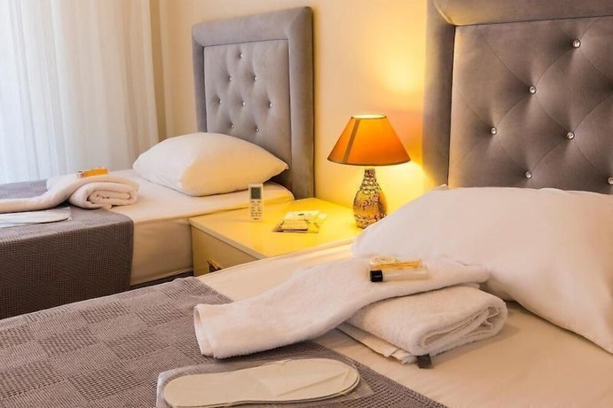 Imagen de la habitación del Almercan Hotel Suite. Foto 4