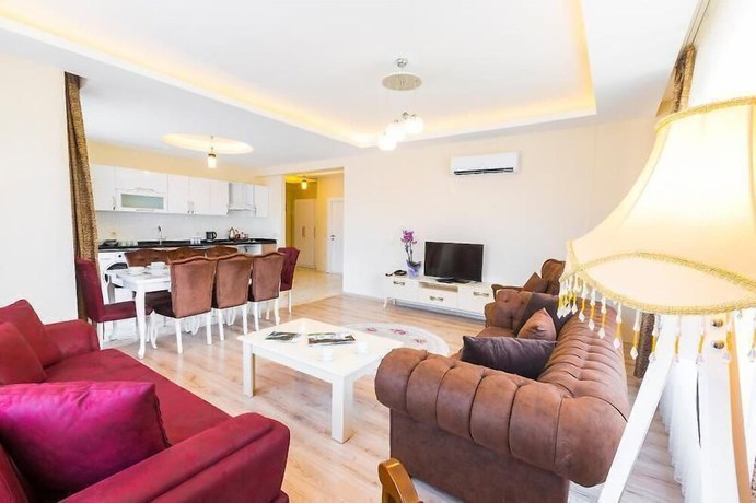 Imagen de la habitación del Almercan Hotel Suite. Foto 17