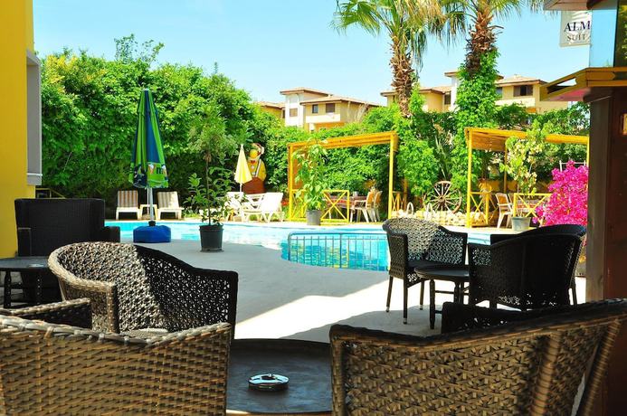 Imagen de los exteriores del Almila Side Suite Hotel. Foto 11