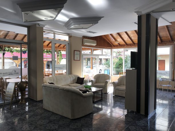 Imagen del bar/restaurante del Almir Hotel. Foto 2