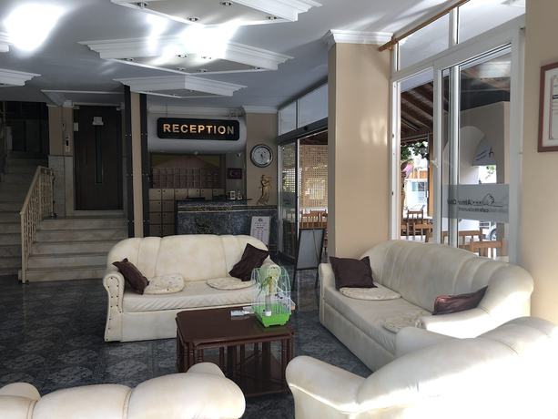 Imagen de los interiores del Almir Hotel. Foto 20