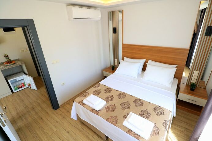 Imagen de la habitación del Almircan Hotel. Foto 17