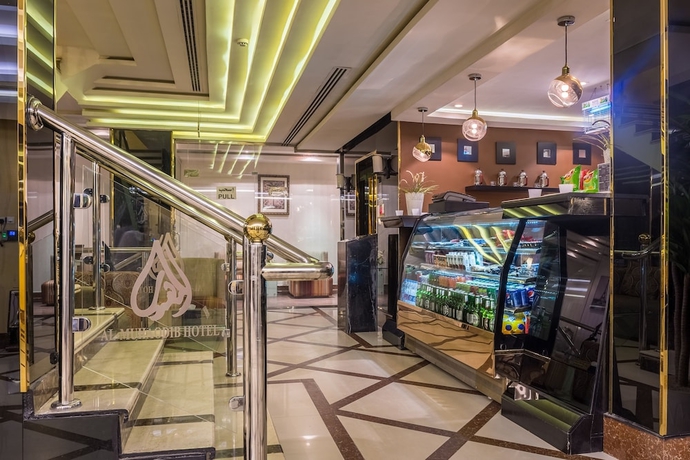 Imagen de los interiores del Almuhaidb Al Takhasosi Suites. Foto 19