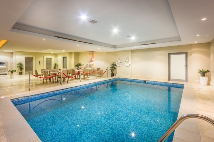 Imagen de la piscina del Almuhaidb Salahuddin- Almalaz. Foto 19