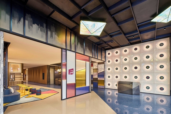 Imagen de los interiores del Aloft Xiamen Xiangan. Foto 15