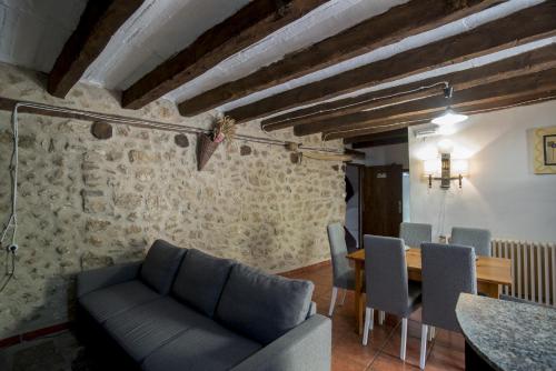 Imagen de los interiores del Alojamiento Rural Font del Roser. Foto 4