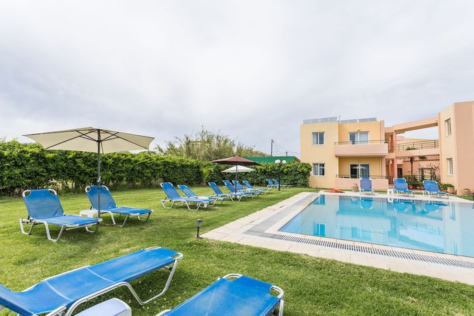 Imagen de la piscina del Alonia Hotel Apartments. Foto 18