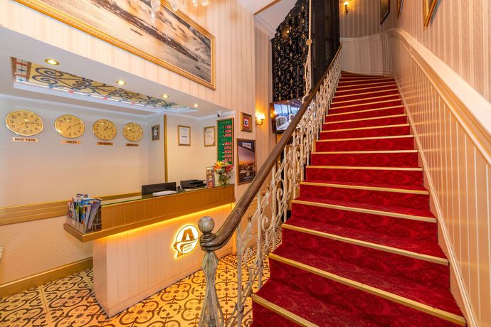 Imagen de los interiores del Alpek Hotel. Foto 17