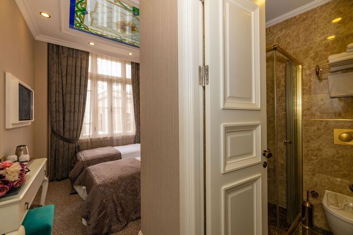 Imagen de la habitación del Alpek Hotel. Foto 8