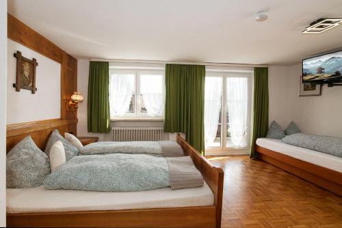 Imagen de la habitación del Alpen Hotel Martin. Foto 15