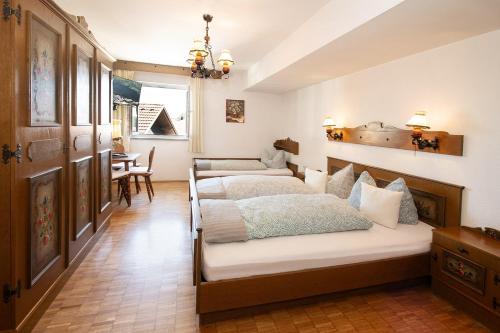 Imagen de la habitación del Alpen Hotel Martin. Foto 18