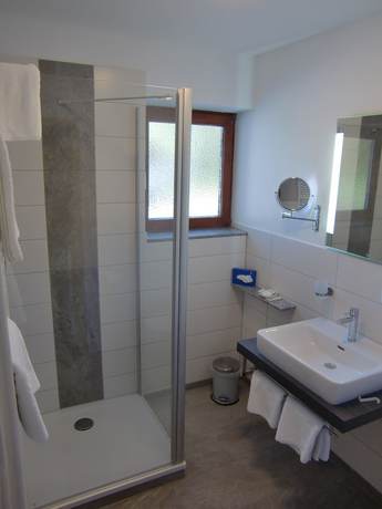 Imagen de la habitación del Alpenhotel L&auml;rchenhof. Foto 10