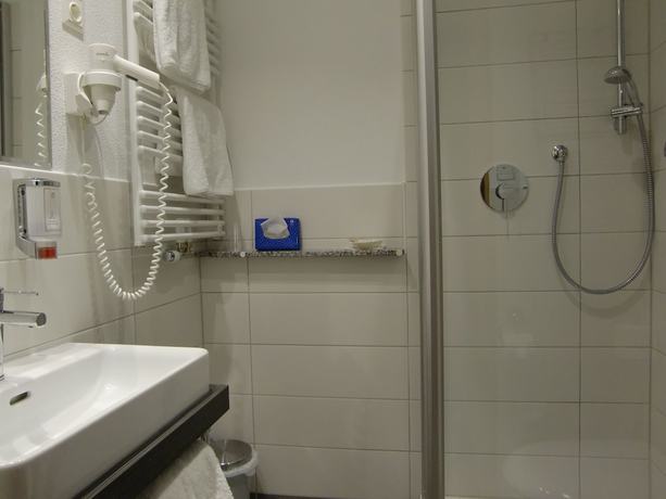 Imagen de la habitación del Alpenhotel L&auml;rchenhof. Foto 17