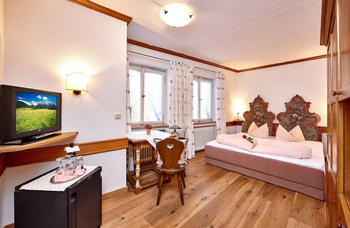 Imagen de la habitación del Alpenrose Traditionsgasthof Mittenwald. Foto 19