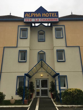 Imagen de los exteriores del Alpha Hotel. Foto 11