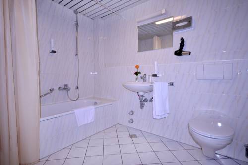 Imagen de la habitación del Alpha Hotel Garni, Dietzenbach. Foto 8