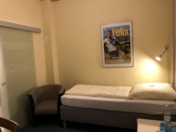 Imagen de la habitación del Alpha Hotel-Pension. Foto 3