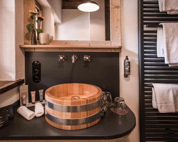Imagen de la habitación del Alpin Chalets. Foto 13