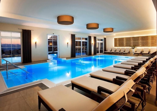 Imagen de la piscina del Alpin Chalets. Foto 15