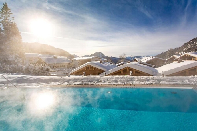 Imagen de la piscina del Alpin Chalets. Foto 18