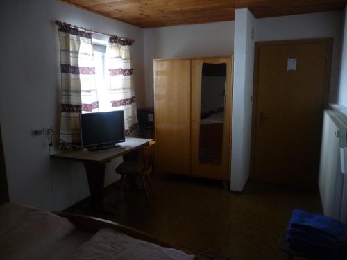 Imagen de la habitación del Alpin Hotel & Restaurant Frara. Foto 9
