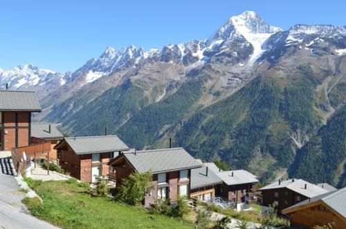 Imagen de la habitación del Alpine Village Resort. Foto 14