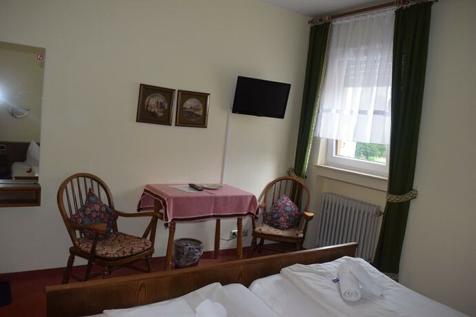 Imagen general del Alte Dorfsch&auml;nke. Foto 2