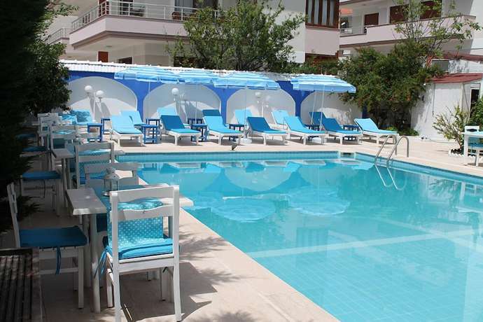 Imagen de la piscina del Altinyaz Hotel. Foto 17