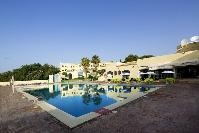 Imagen de la piscina del Alvor Clube Brisamar. Foto 13