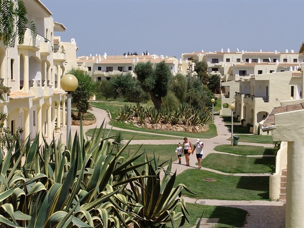 Imagen de los exteriores del Alvor Clube Brisamar. Foto 11