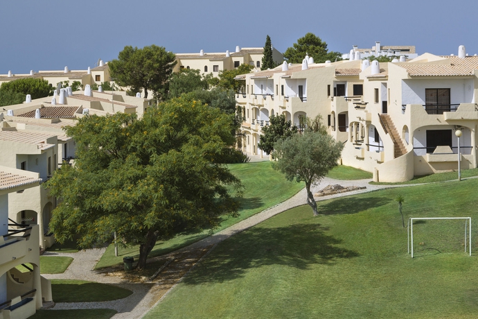 Imagen de los exteriores del Alvor Clube Brisamar. Foto 12