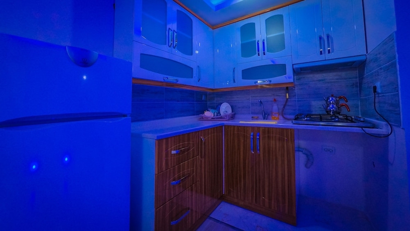 Imagen de la habitación del Alya Suit. Foto 15