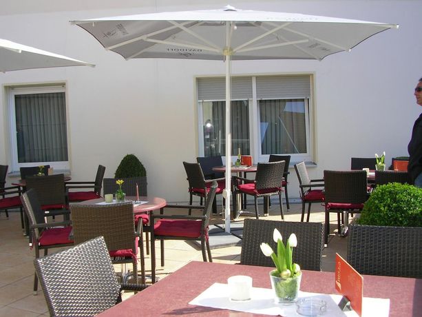 Imagen del bar/restaurante del Amadis Hotel. Foto 4