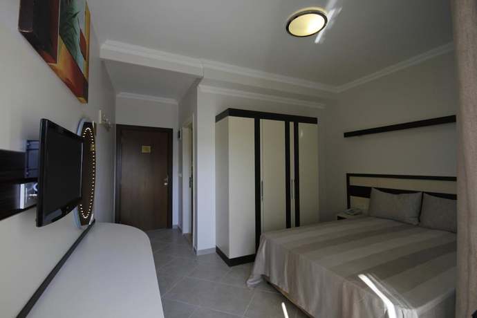 Imagen de la habitación del Amfora Hotel. Foto 9